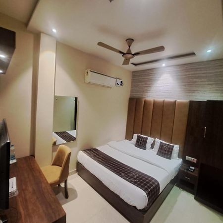 Hotel Blossom Inn Amritsar Esterno foto
