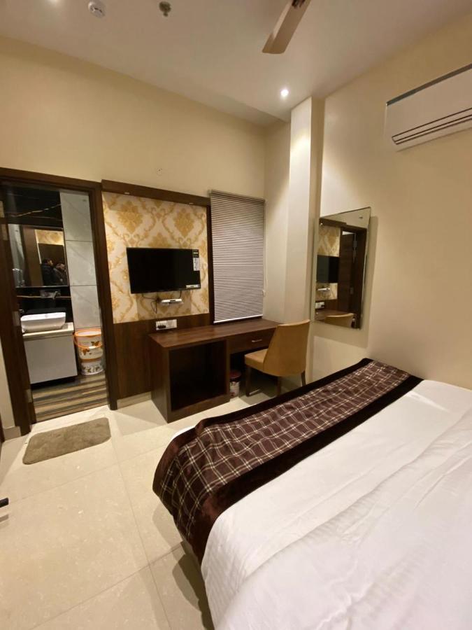 Hotel Blossom Inn Amritsar Esterno foto