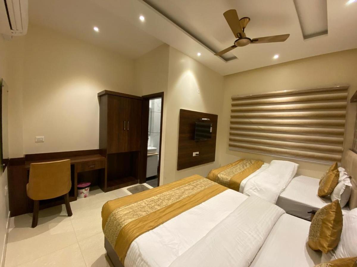 Hotel Blossom Inn Amritsar Esterno foto