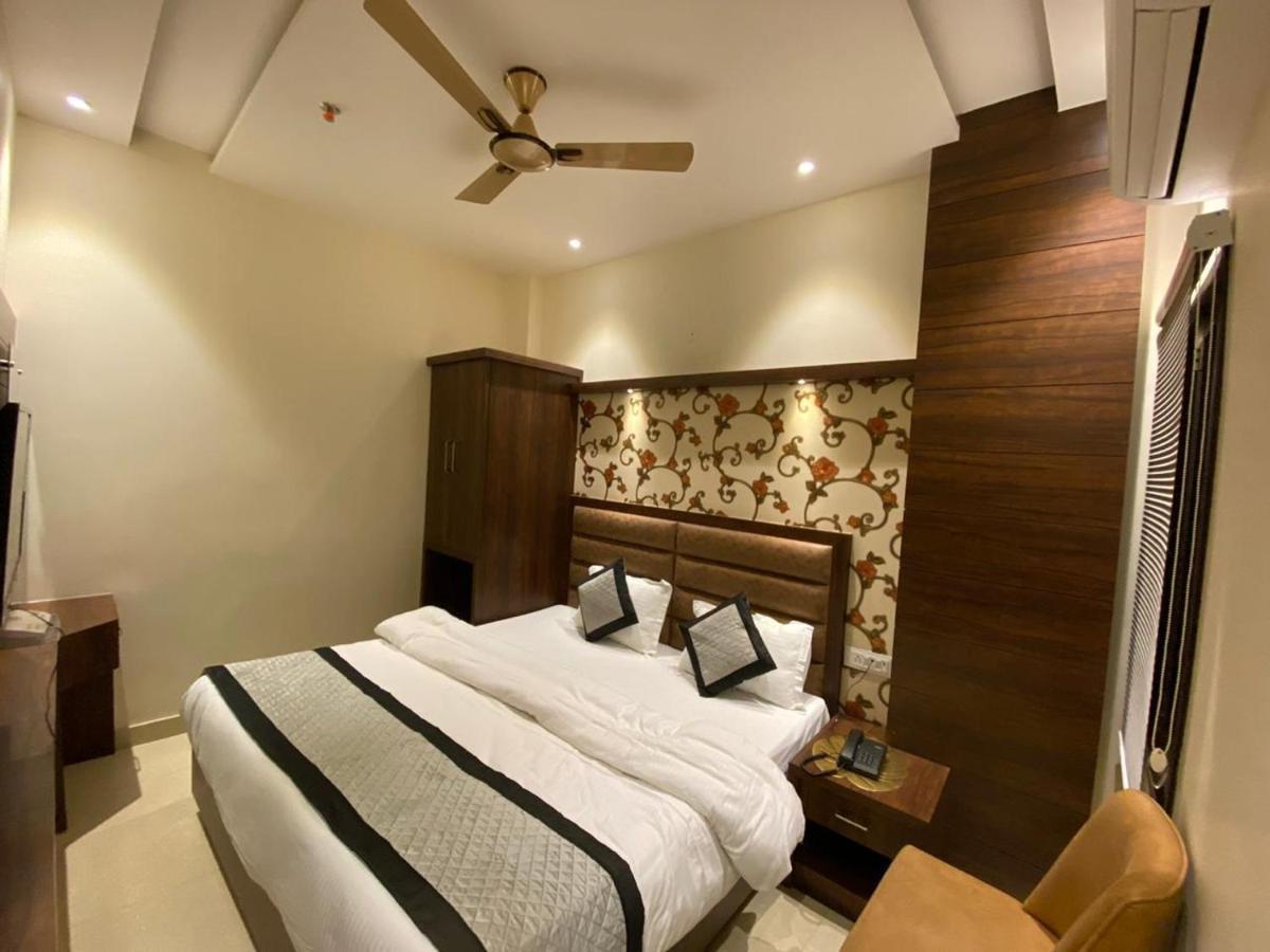 Hotel Blossom Inn Amritsar Esterno foto