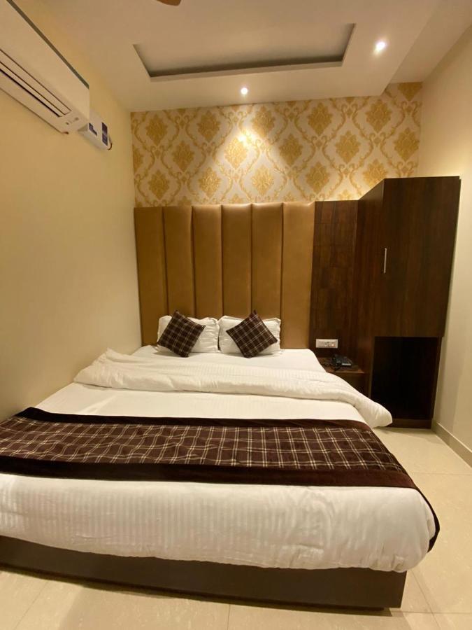 Hotel Blossom Inn Amritsar Esterno foto