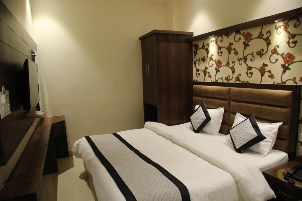 Hotel Blossom Inn Amritsar Esterno foto
