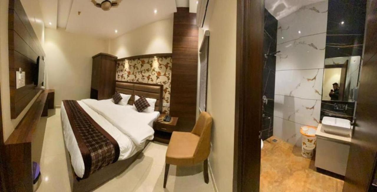 Hotel Blossom Inn Amritsar Esterno foto