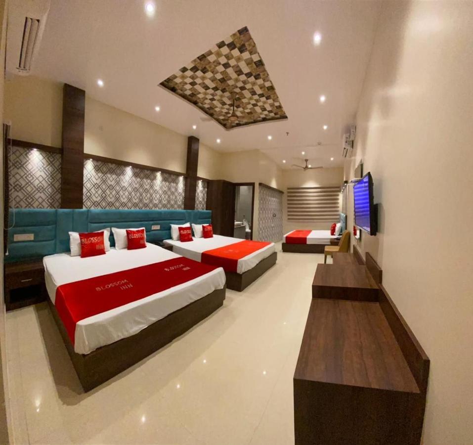 Hotel Blossom Inn Amritsar Esterno foto
