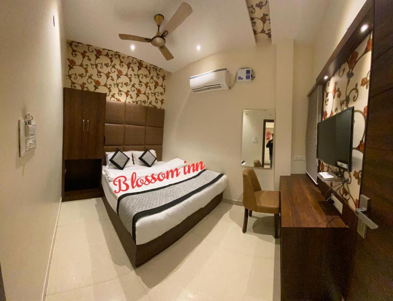 Hotel Blossom Inn Amritsar Esterno foto