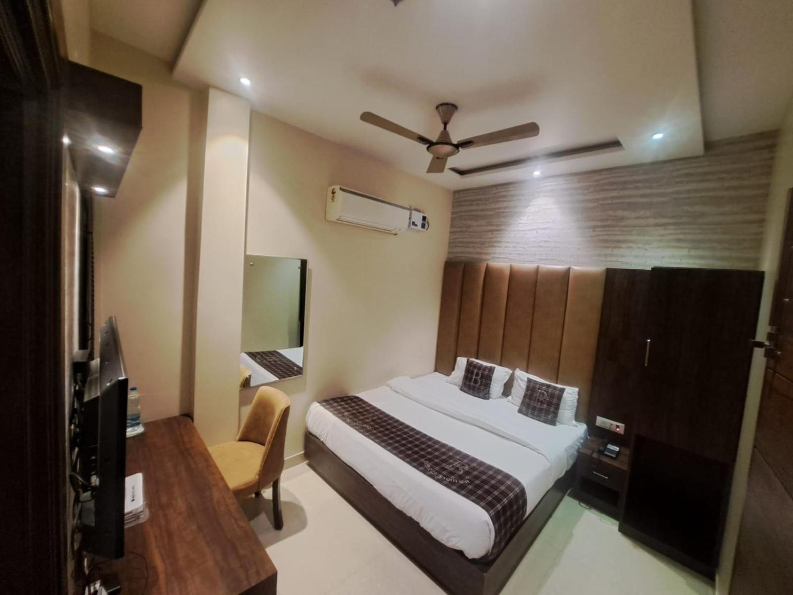 Hotel Blossom Inn Amritsar Esterno foto