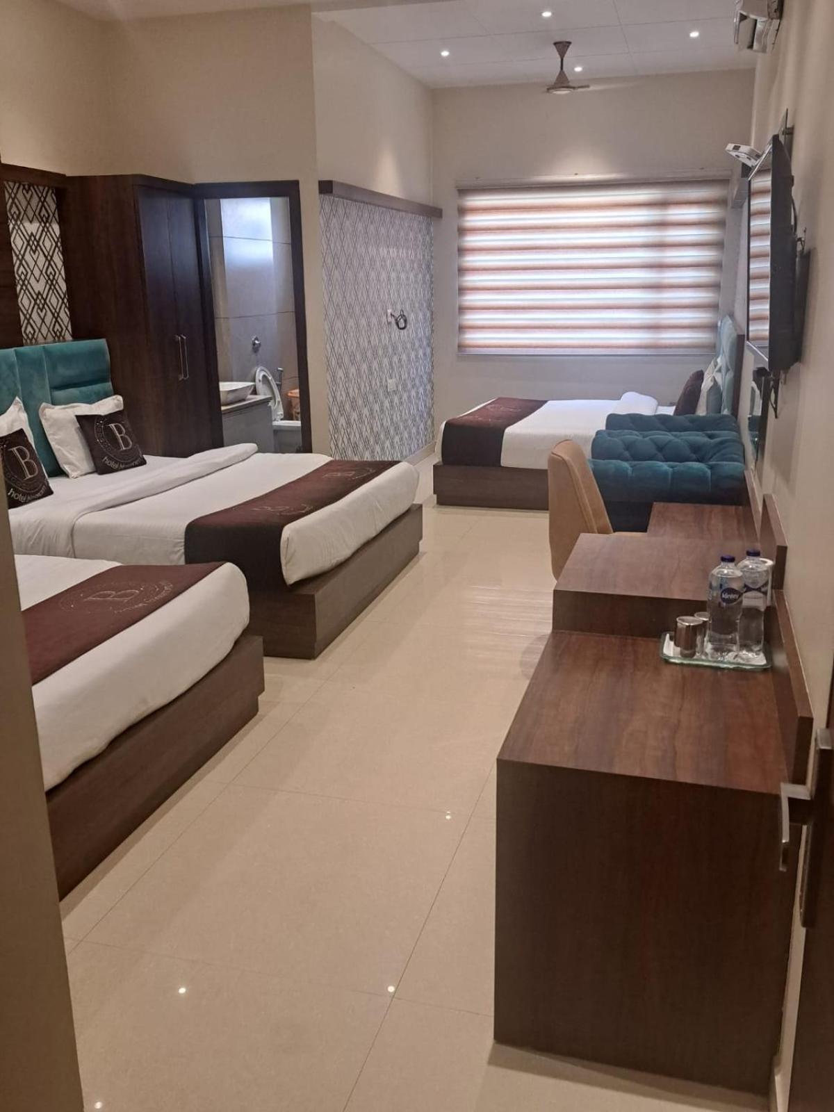 Hotel Blossom Inn Amritsar Esterno foto